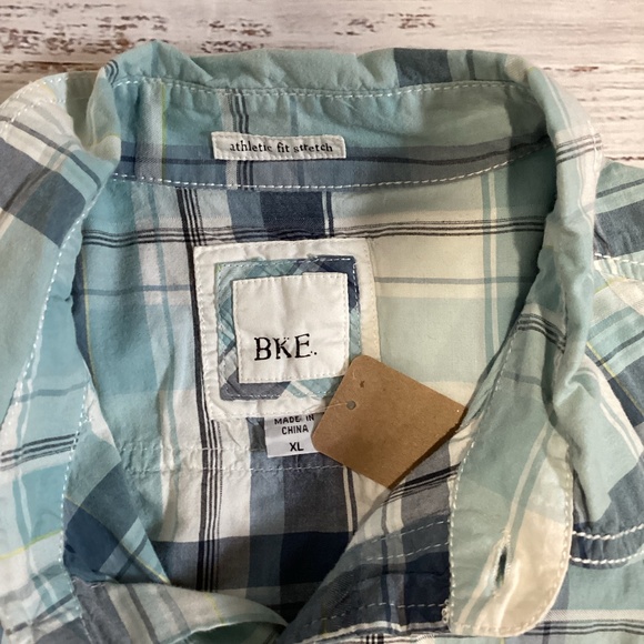 1638. BKE Men’s Pastel Blue, Turquoise & White Plaid Button-Up Shirt EUC XL  - Picture 2 of 2